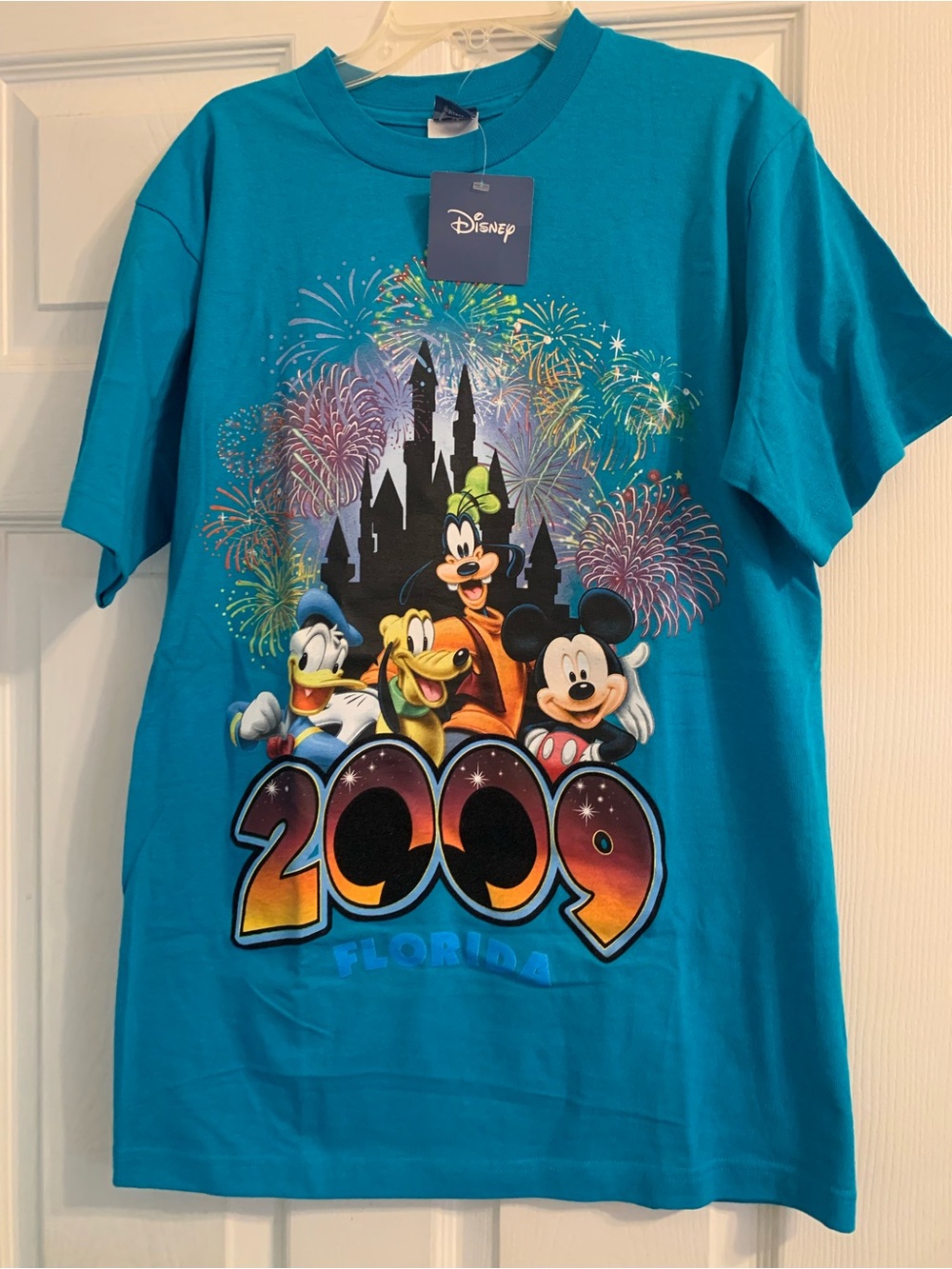 Disney 2009 Mickey And Friends Light Blue Cotton T-Shirt Size Medium NWT